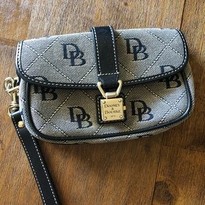 Dooney &Bourke wristlet